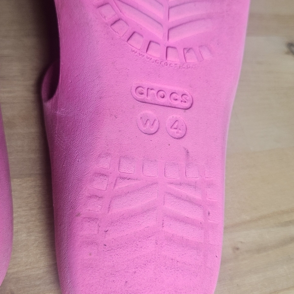 Crocs Women's Kadee II Strappy Sandals, Size 4, Electric Pink - Picture 9 of 9
